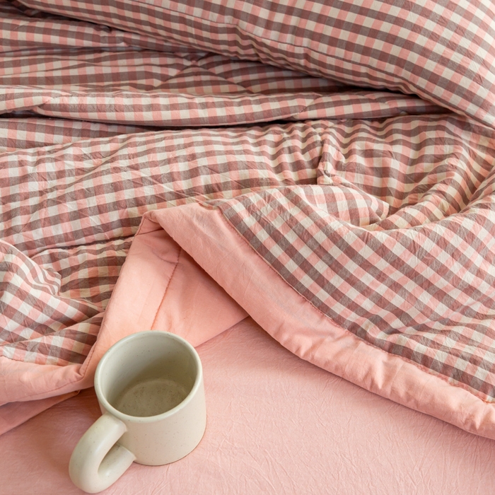 91家纺网 家纺一手货源 找家纺 鸣升 新款全棉色织水洗棉棉花夏被（图片2无模特） 粉小格