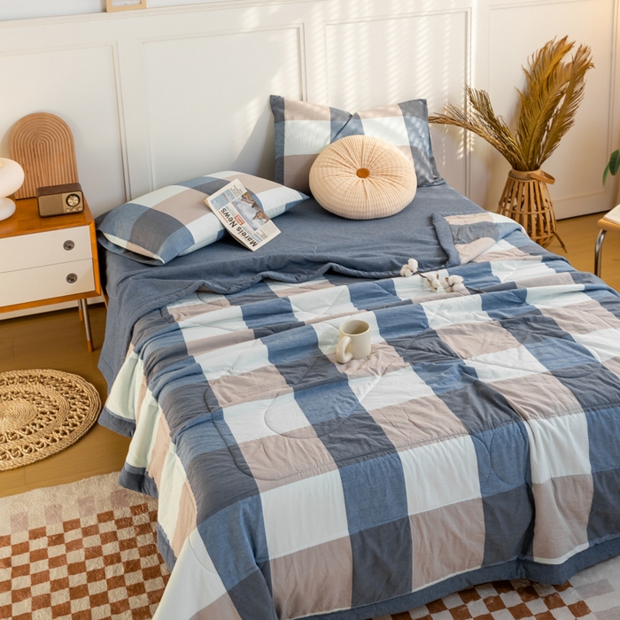 91家纺网 家纺一手货源 找家纺 鸣升 新款全棉色织水洗棉棉花夏被（图片2无模特） 米粽丈青格