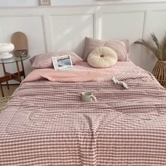 91家纺网 家纺一手货源 找家纺 鸣升 新款全棉色织水洗棉棉花夏被（图片2无模特） 粉小格