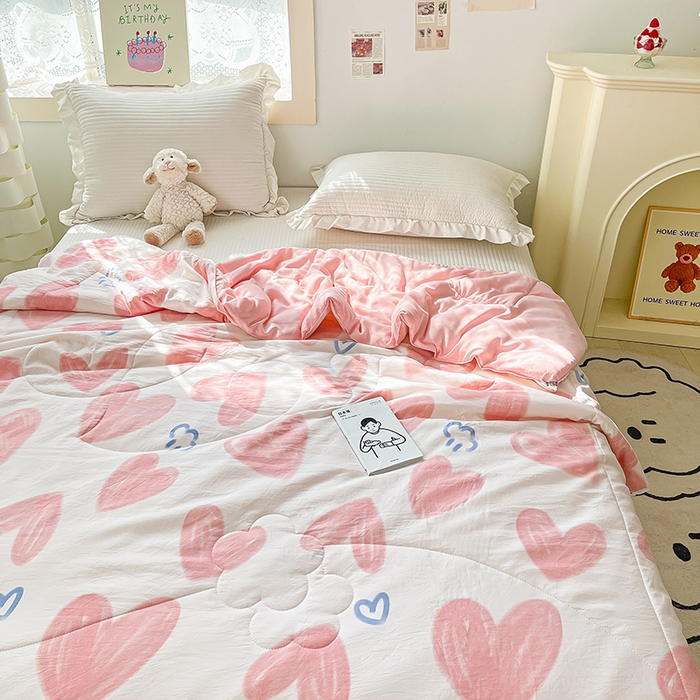 91家纺网 家纺一手货源 找家纺 寐居 2023新款A类亲肤水洗棉夏凉被 粉爱心