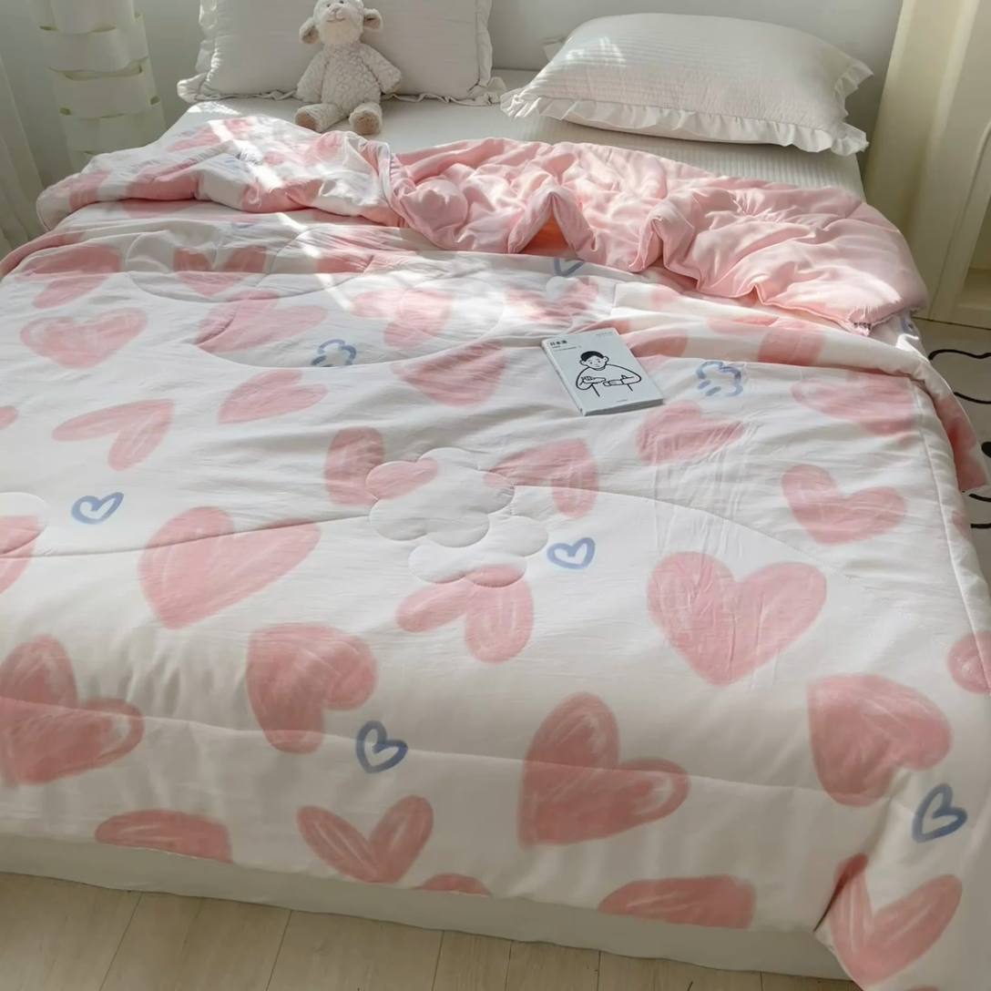 91家纺网 家纺一手货源 找家纺 寐居 2023新款A类亲肤水洗棉夏凉被 粉爱心