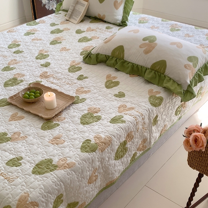 91家纺网 家纺一手货源 找家纺 星期八2023款水洗棉麻床盖+枕套+夏被 爱心