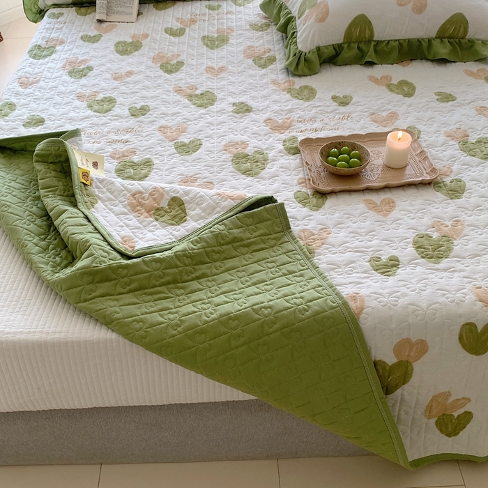 91家纺网 家纺一手货源 找家纺 星期八2023款水洗棉麻床盖+枕套+夏被 爱心