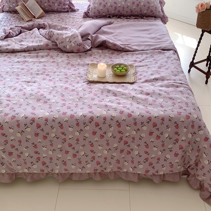 91家纺网 家纺一手货源 找家纺 星期八2023款水洗棉麻床盖+枕套+夏被 草莓