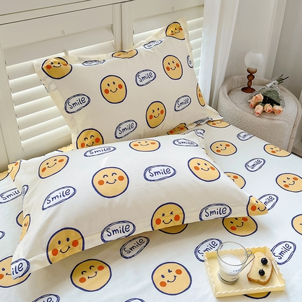 91家纺网 家纺一手货源 找家纺 百寐 2023新款全棉13372纯棉碎花小清新卡通枕套 笑脸
