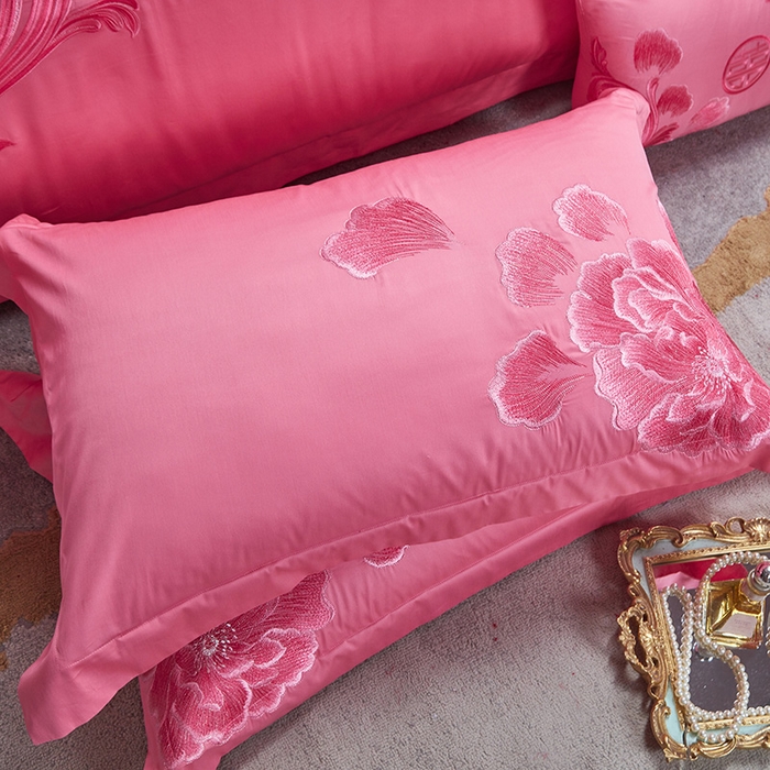 91家纺网 家纺一手货源 找家纺 高大尚 2023新款长绒棉奢华婚庆多件套系列-甜甜蜜蜜（粉） 床单款八件套