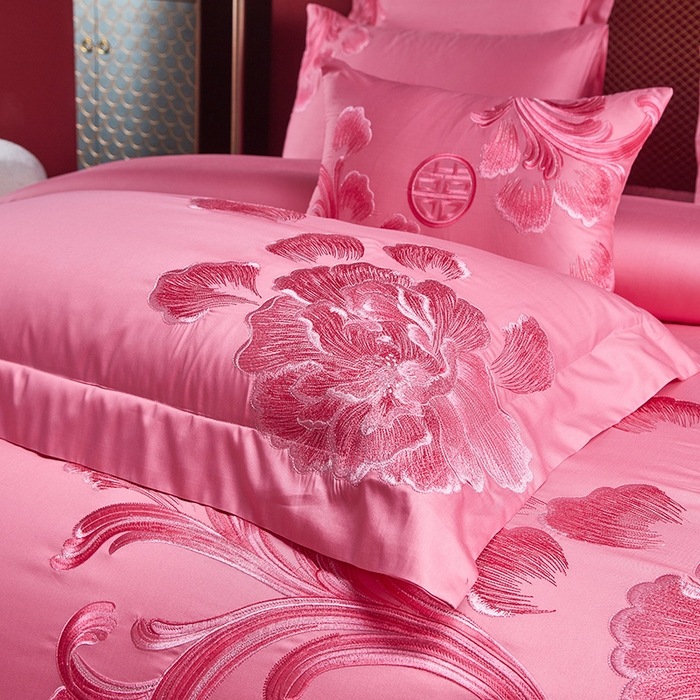 91家纺网 家纺一手货源 找家纺 高大尚 2023新款长绒棉奢华婚庆多件套系列-甜甜蜜蜜（粉） 床单款八件套