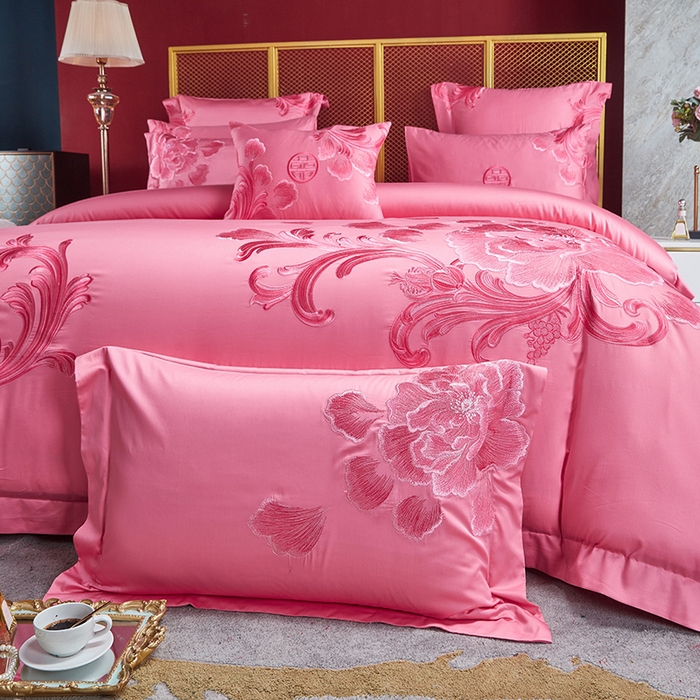 91家纺网 家纺一手货源 找家纺 高大尚 2023新款长绒棉奢华婚庆多件套系列-甜甜蜜蜜（粉） 床盖款六件套