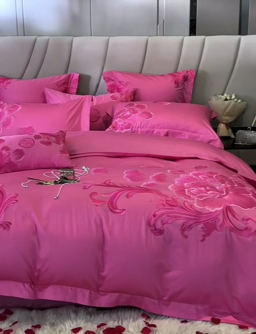 91家纺网 家纺一手货源 找家纺 高大尚 2023新款长绒棉奢华婚庆多件套系列-甜甜蜜蜜（粉） 床单款八件套