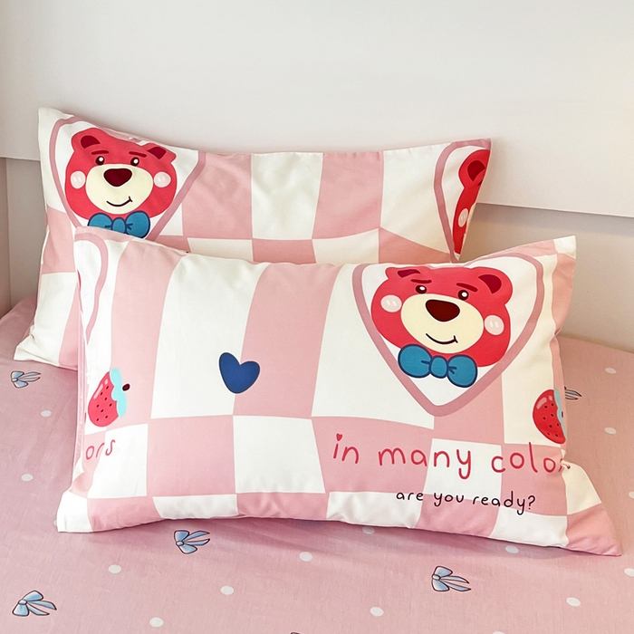 91家纺网 家纺一手货源 找家纺 西引力 2023新款全棉AB版童趣印花套件系列单品床单床笠 害羞熊