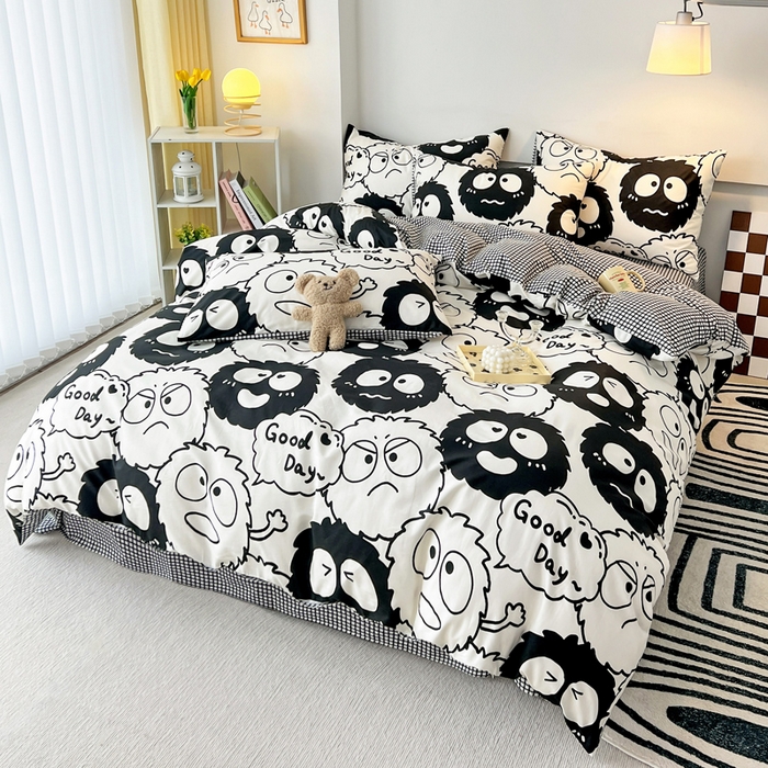 91家纺网 家纺一手货源 找家纺 西引力2023新款全棉AB版童趣印花套件系列四件套  煤球