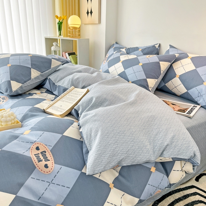 91家纺网 家纺一手货源 找家纺 西引力新款全棉AB版童趣印花套件系列四件套  英伦蓝