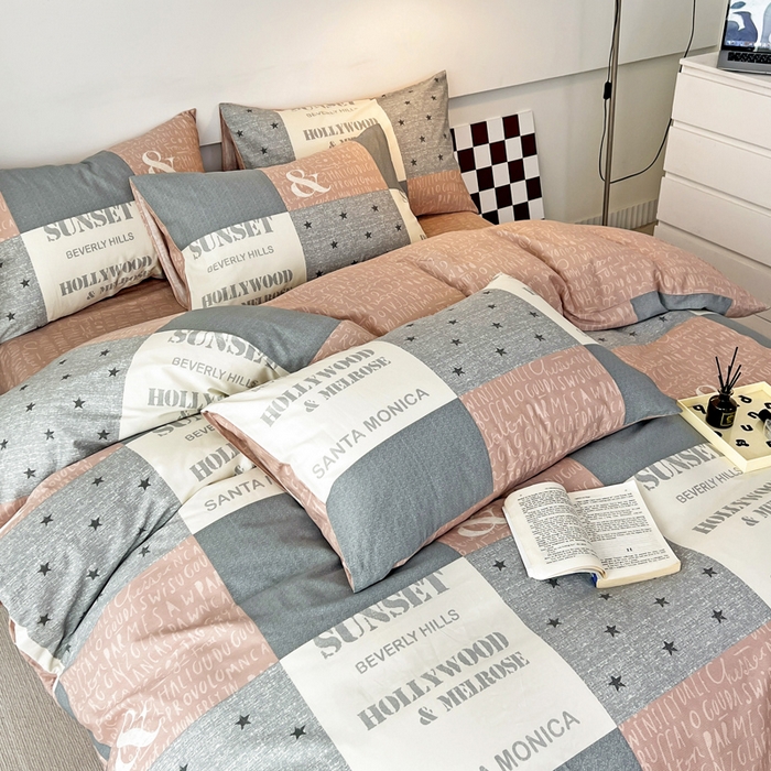 91家纺网 家纺一手货源 找家纺 西引力新款全棉AB版童趣印花套件系列四件套  英伦字母