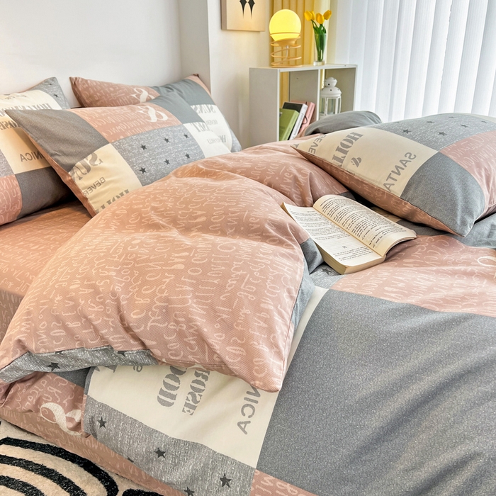 91家纺网 家纺一手货源 找家纺 西引力新款全棉AB版童趣印花套件系列四件套  英伦字母