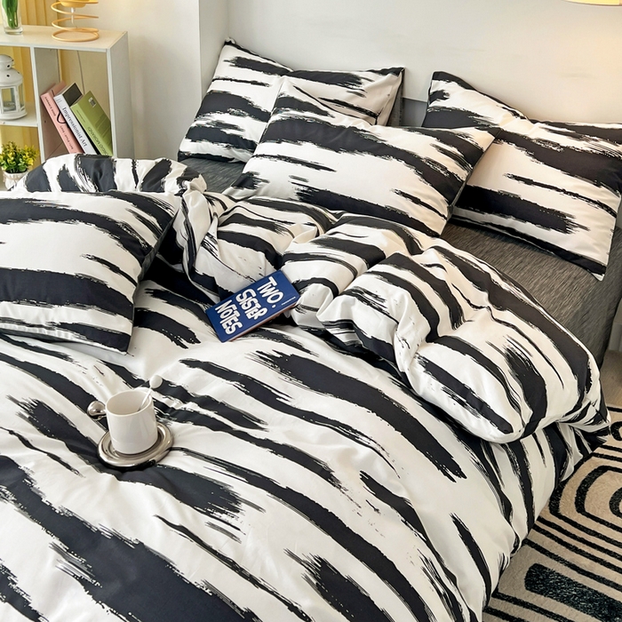 91家纺网 家纺一手货源 找家纺 西引力2023新款全棉AB版童趣印花套件系列四件套  云端