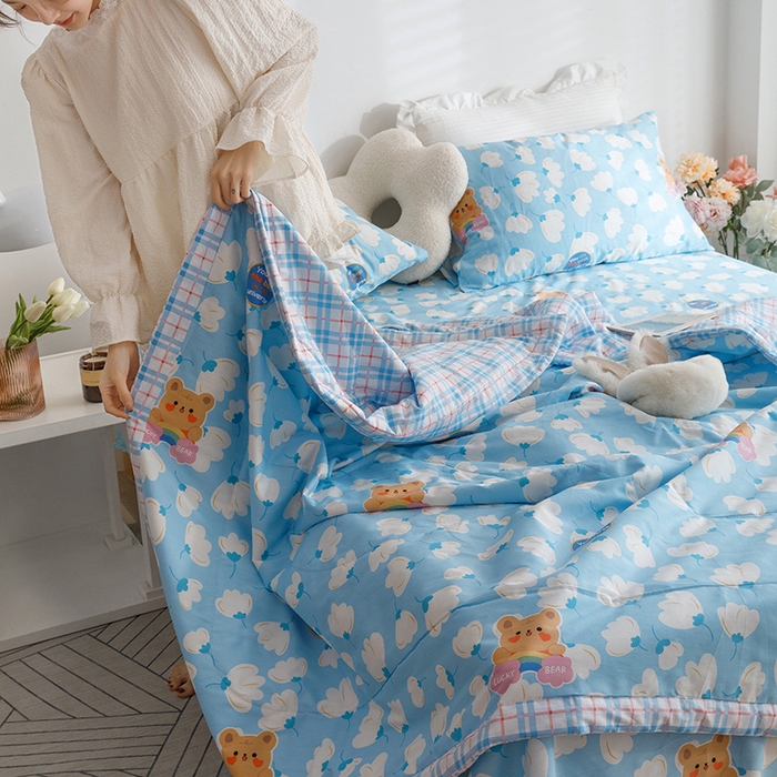 91家纺网 家纺一手货源 找家纺 莱宁被业 2023新款13070纯棉夏凉被全棉夏被四件套 彩虹云朵