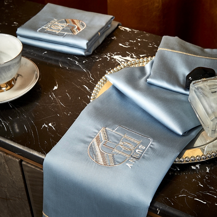 91家纺网 家纺一手货源 找家纺 琉宿 2023新款澳棉CR工艺50s双股长绒棉绣花四件套露西亚刺绣系列 露西亚-典雅蓝