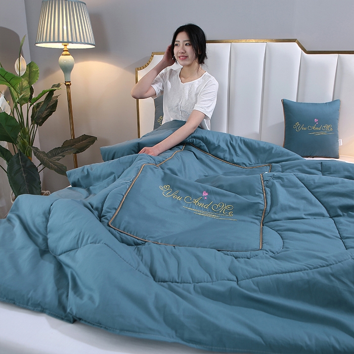 91家纺网 家纺一手货源 找家纺 （总）照世 2023新款 全棉简约系列抱枕被