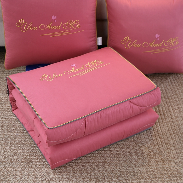 91家纺网 家纺一手货源 找家纺 照世 2023新款 全棉简约系列抱枕被 粉色