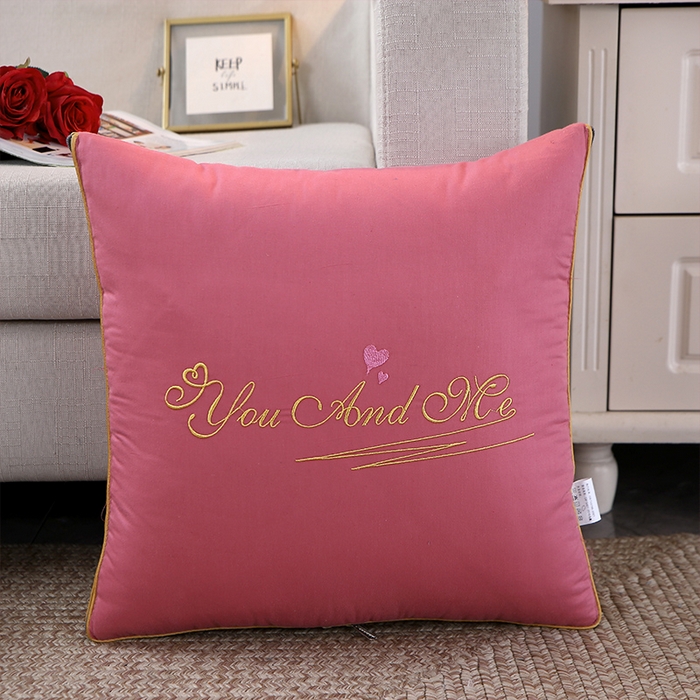 91家纺网 家纺一手货源 找家纺 照世 2023新款 全棉简约系列抱枕被 粉色