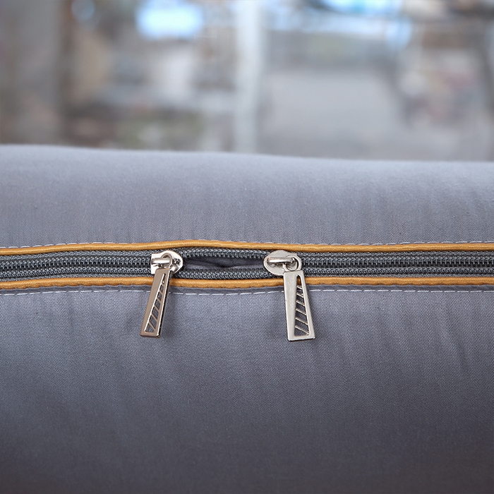 91家纺网 家纺一手货源 找家纺 照世 2023新款 全棉简约系列抱枕被 灰色