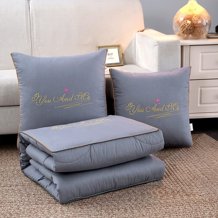 91家纺网 家纺一手货源 找家纺 照世 2023新款 全棉简约系列抱枕被 灰色