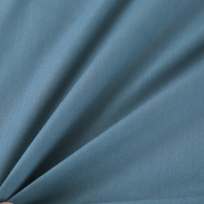 91家纺网 家纺一手货源 找家纺 照世 2023新款 全棉简约系列抱枕被 蓝色