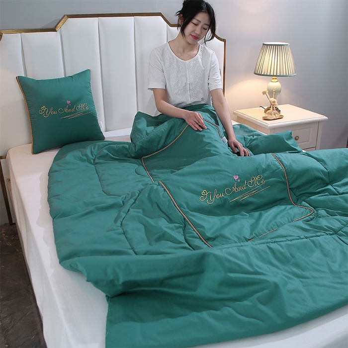 91家纺网 家纺一手货源 找家纺 照世 2023新款 全棉简约系列抱枕被 绿色