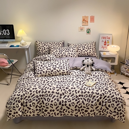 91家纺网 家纺一手货源 找家纺 （总）子钦 2023新款春夏水洗真丝四件套