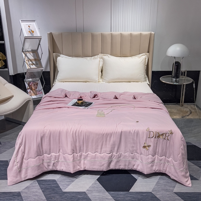 91家纺网 家纺一手货源 找家纺 优姿 2024新款仿棉麻抗菌绣花夏被 蝶纷飞-粉