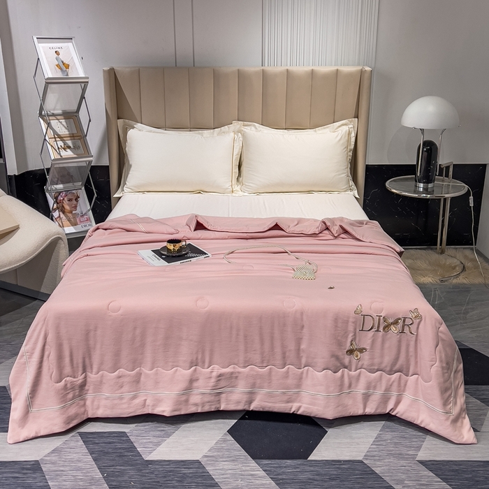 91家纺网 家纺一手货源 找家纺 优姿 2024新款仿棉麻抗菌绣花夏被 蝶纷飞-橘