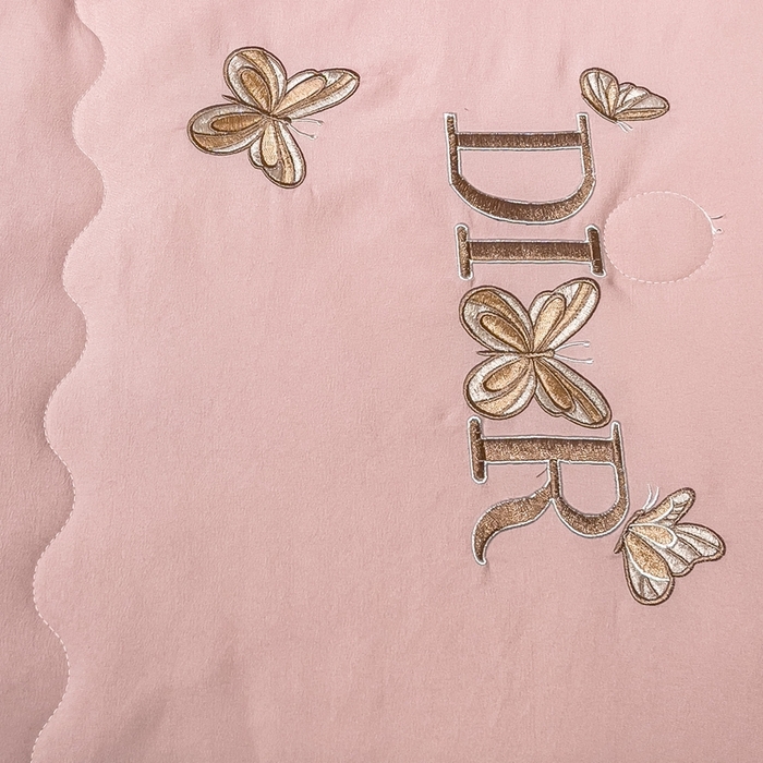 91家纺网 家纺一手货源 找家纺 优姿 2024新款仿棉麻抗菌绣花夏被 蝶纷飞-橘