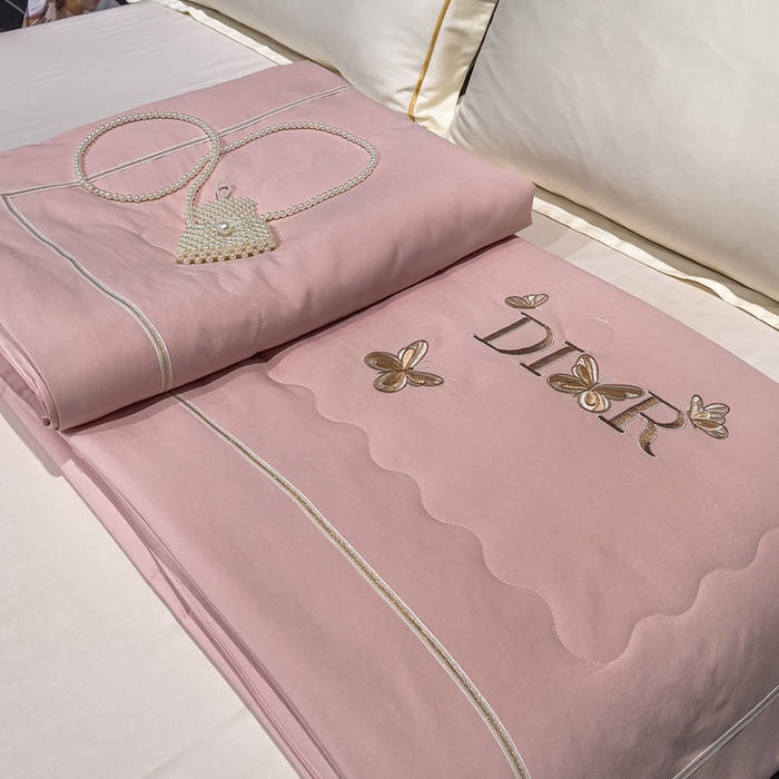 91家纺网 家纺一手货源 找家纺 优姿 2024新款仿棉麻抗菌绣花夏被 蝶纷飞-橘