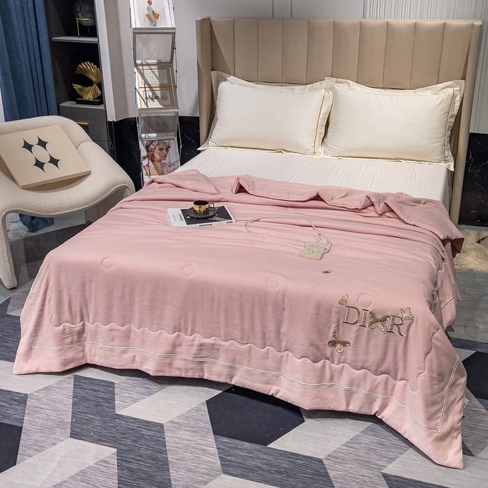 91家纺网 家纺一手货源 找家纺 优姿 2024新款仿棉麻抗菌绣花夏被 蝶纷飞-橘