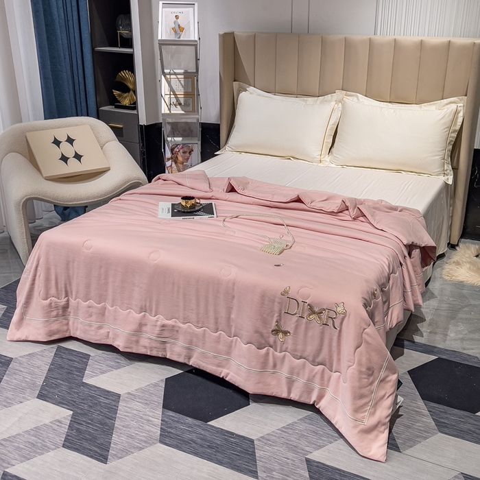 91家纺网 家纺一手货源 找家纺 优姿 2024新款仿棉麻抗菌绣花夏被 蝶纷飞-橘