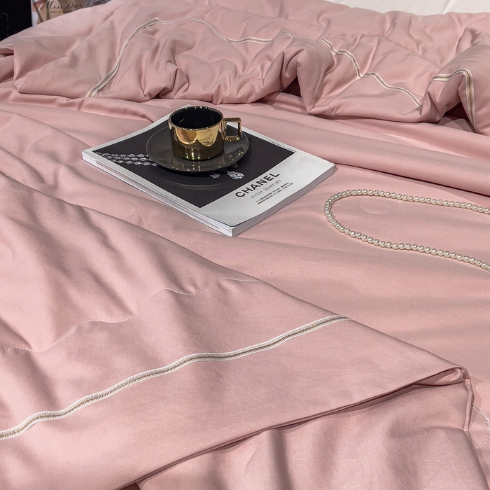 91家纺网 家纺一手货源 找家纺 优姿 2024新款仿棉麻抗菌绣花夏被 蝶纷飞-橘