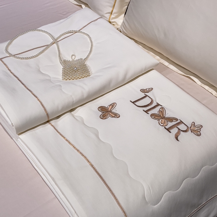 91家纺网 家纺一手货源 找家纺 优姿 2024新款仿棉麻抗菌绣花夏被 蝶纷飞-米