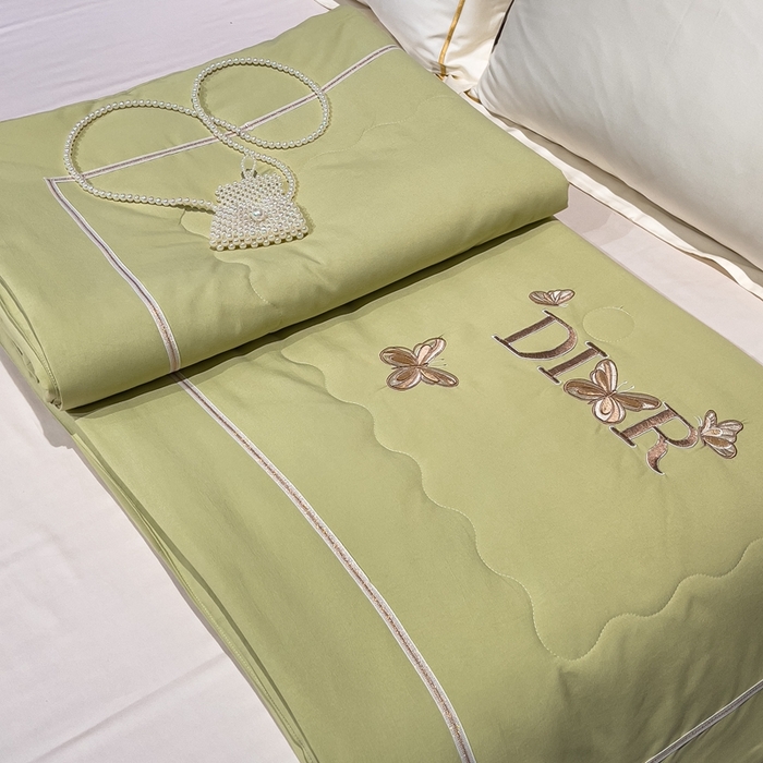 91家纺网 家纺一手货源 找家纺 优姿 2024新款仿棉麻抗菌绣花夏被 蝶纷飞-绿