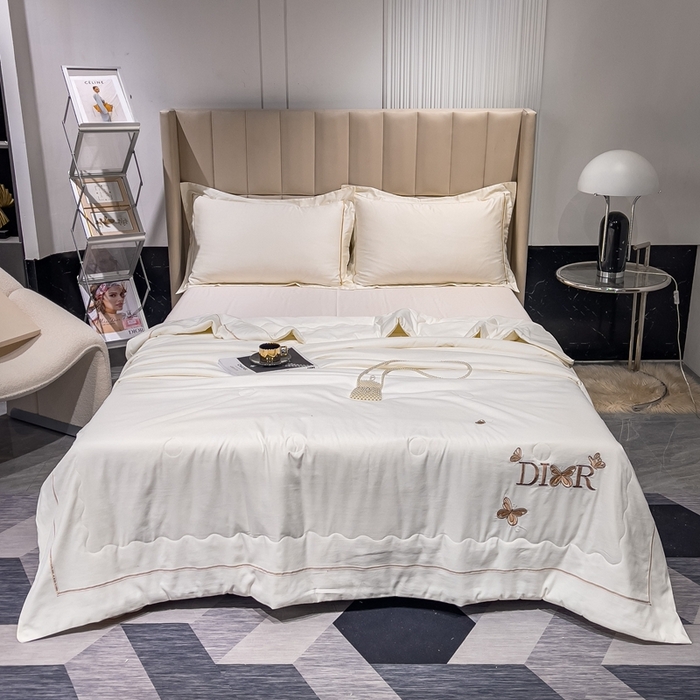 91家纺网 家纺一手货源 找家纺 优姿 2024新款仿棉麻抗菌绣花夏被 蝶纷飞-米