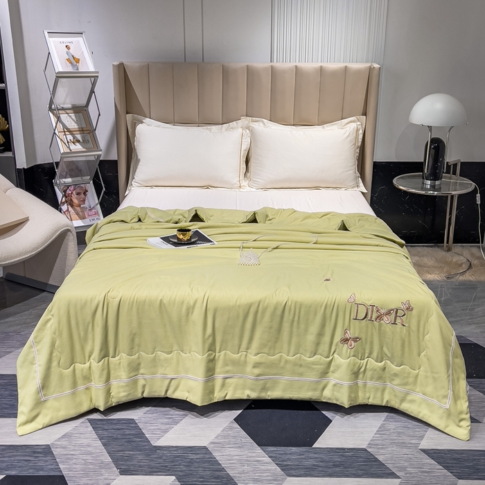 91家纺网 家纺一手货源 找家纺 优姿 2024新款仿棉麻抗菌绣花夏被 蝶纷飞-绿