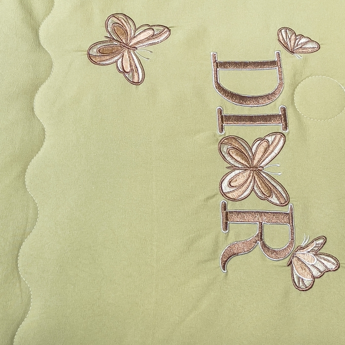 91家纺网 家纺一手货源 找家纺 优姿 2024新款仿棉麻抗菌绣花夏被 蝶纷飞-绿