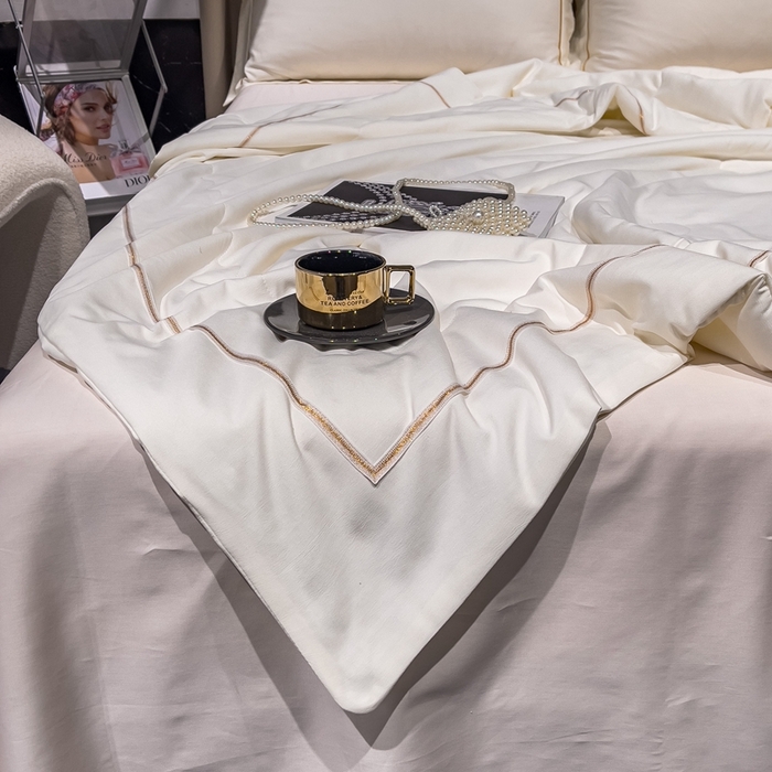 91家纺网 家纺一手货源 找家纺 优姿 2024新款仿棉麻抗菌绣花夏被 蝶纷飞-米