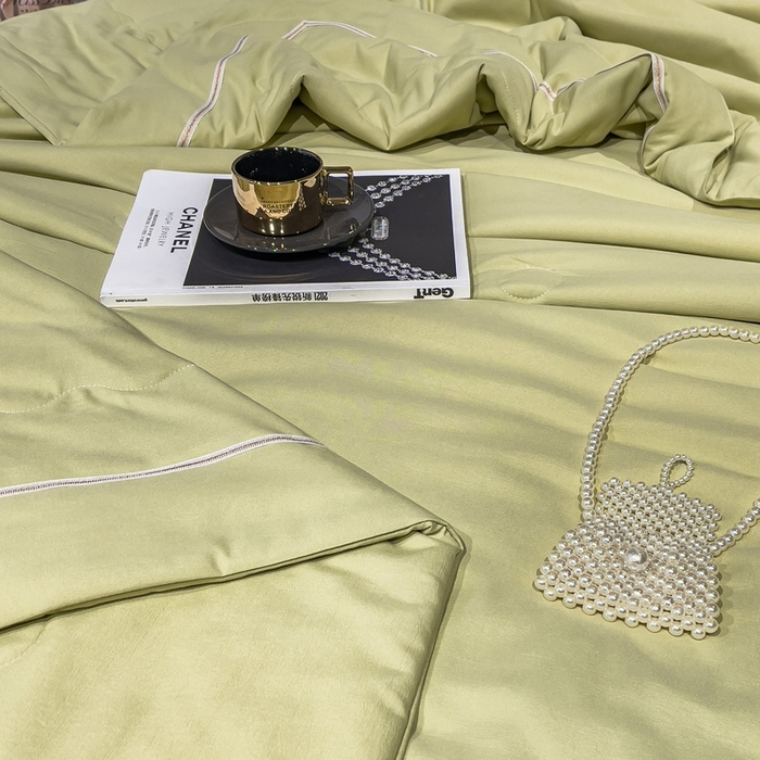 91家纺网 家纺一手货源 找家纺 优姿 2024新款仿棉麻抗菌绣花夏被 蝶纷飞-绿