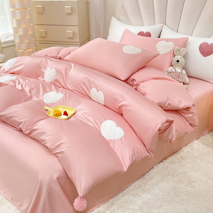 91家纺网 家纺一手货源 找家纺 艾米家居 2025新款水洗真丝刺绣四件套-爱心系列 爱心豆沙