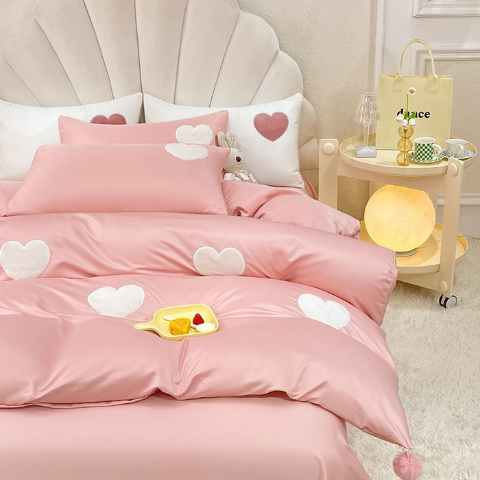 91家纺网 家纺一手货源 找家纺 艾米家居 2025新款水洗真丝刺绣四件套-爱心系列 爱心豆沙