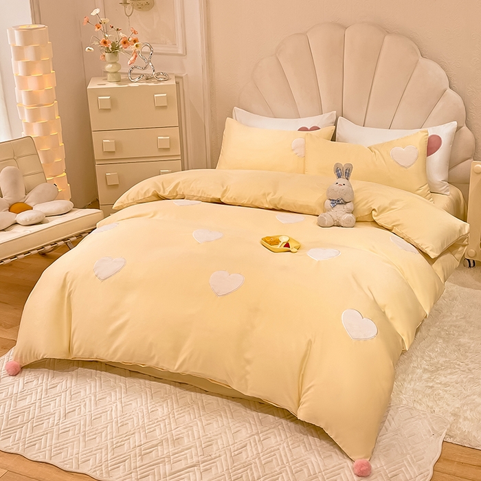 91家纺网 家纺一手货源 找家纺 艾米家居 2025新款水洗真丝刺绣四件套-爱心系列 爱心黄