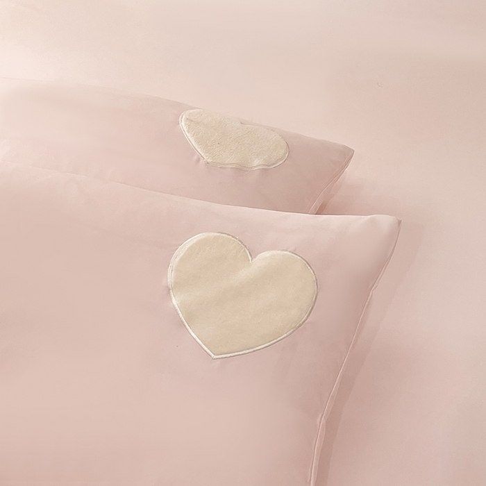 91家纺网 家纺一手货源 找家纺 艾米家居 2025新款水洗真丝刺绣四件套-爱心系列 爱心粉