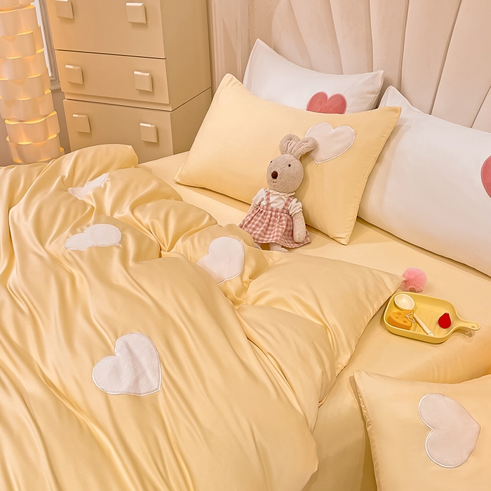 91家纺网 家纺一手货源 找家纺 艾米家居 2025新款水洗真丝刺绣四件套-爱心系列 爱心黄