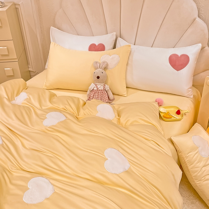 91家纺网 家纺一手货源 找家纺 艾米家居 2025新款水洗真丝刺绣四件套-爱心系列 爱心黄