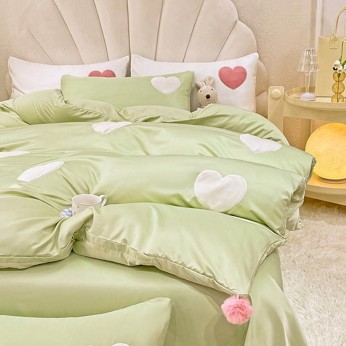 91家纺网 家纺一手货源 找家纺 艾米家居 2025新款水洗真丝刺绣四件套-爱心系列 爱心水绿